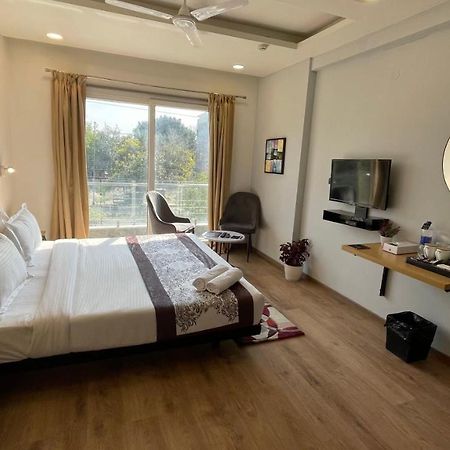 Saltstayz Express -Medicity Near Medanta Hospital Gurgaon Luaran gambar