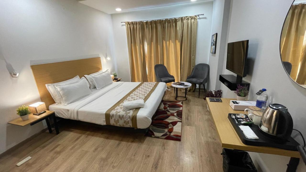 Saltstayz Express -Medicity Near Medanta Hospital Gurgaon Luaran gambar