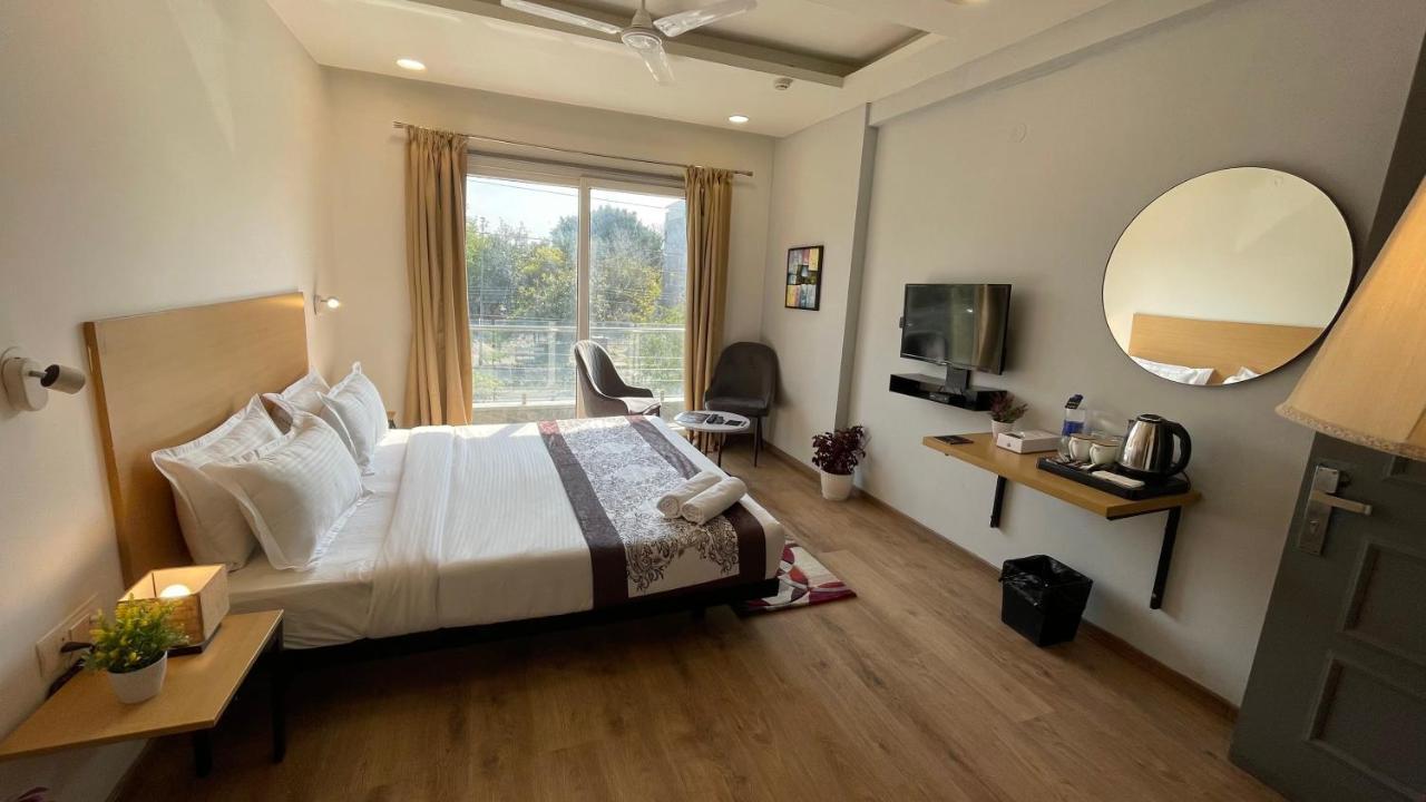 Saltstayz Express -Medicity Near Medanta Hospital Gurgaon Luaran gambar