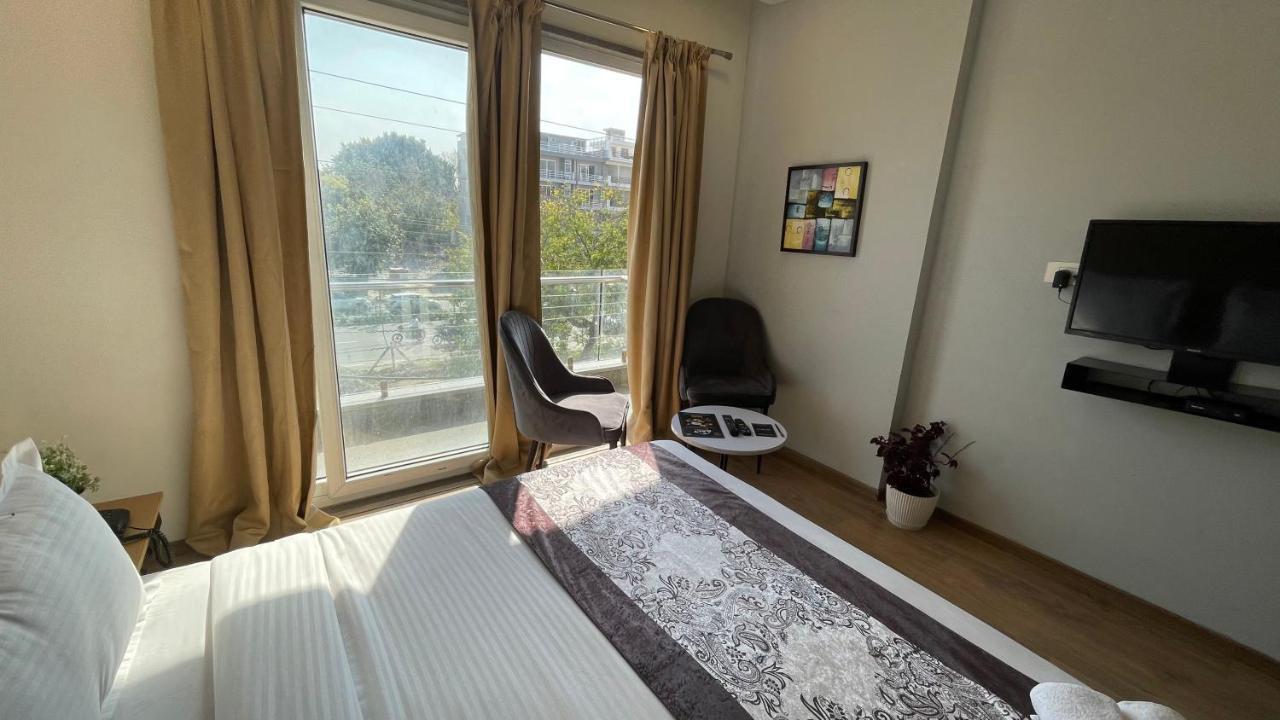 Saltstayz Express -Medicity Near Medanta Hospital Gurgaon Luaran gambar