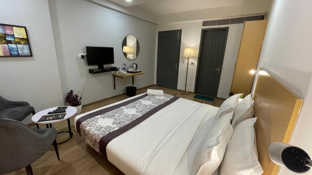 Saltstayz Express -Medicity Near Medanta Hospital Gurgaon Luaran gambar