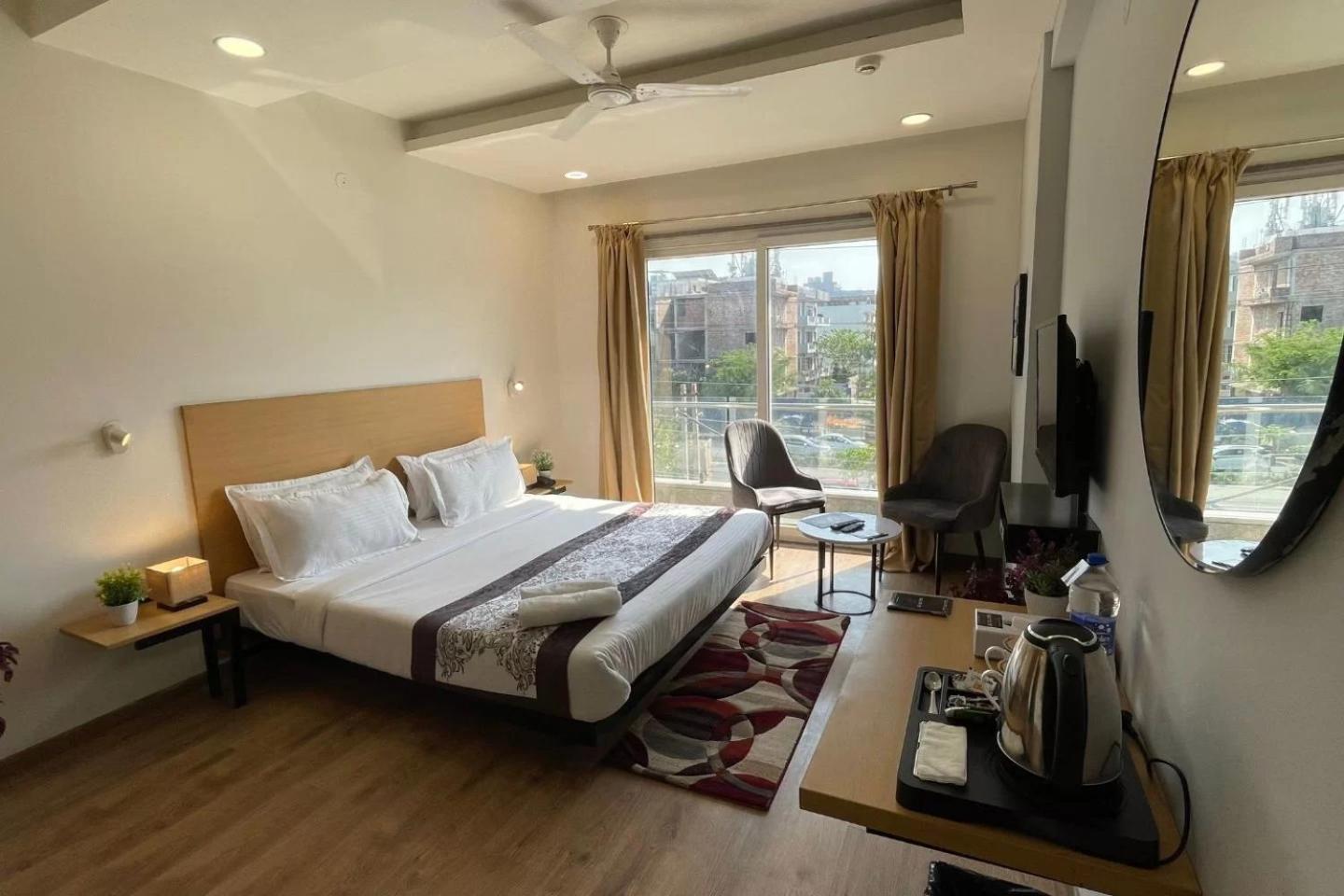 Saltstayz Express -Medicity Near Medanta Hospital Gurgaon Luaran gambar